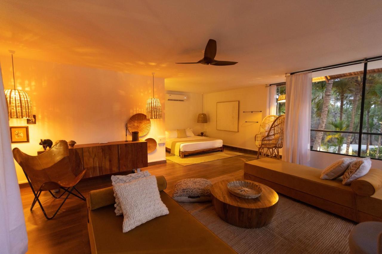 Pont Bleu Suites Riverside & Pool Canacona Extérieur photo