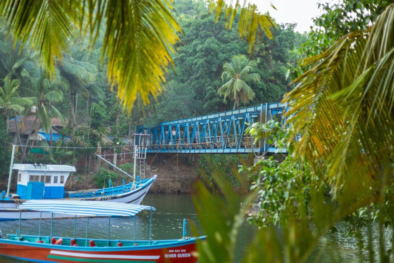 Pont Bleu Suites Riverside & Pool Canacona Extérieur photo