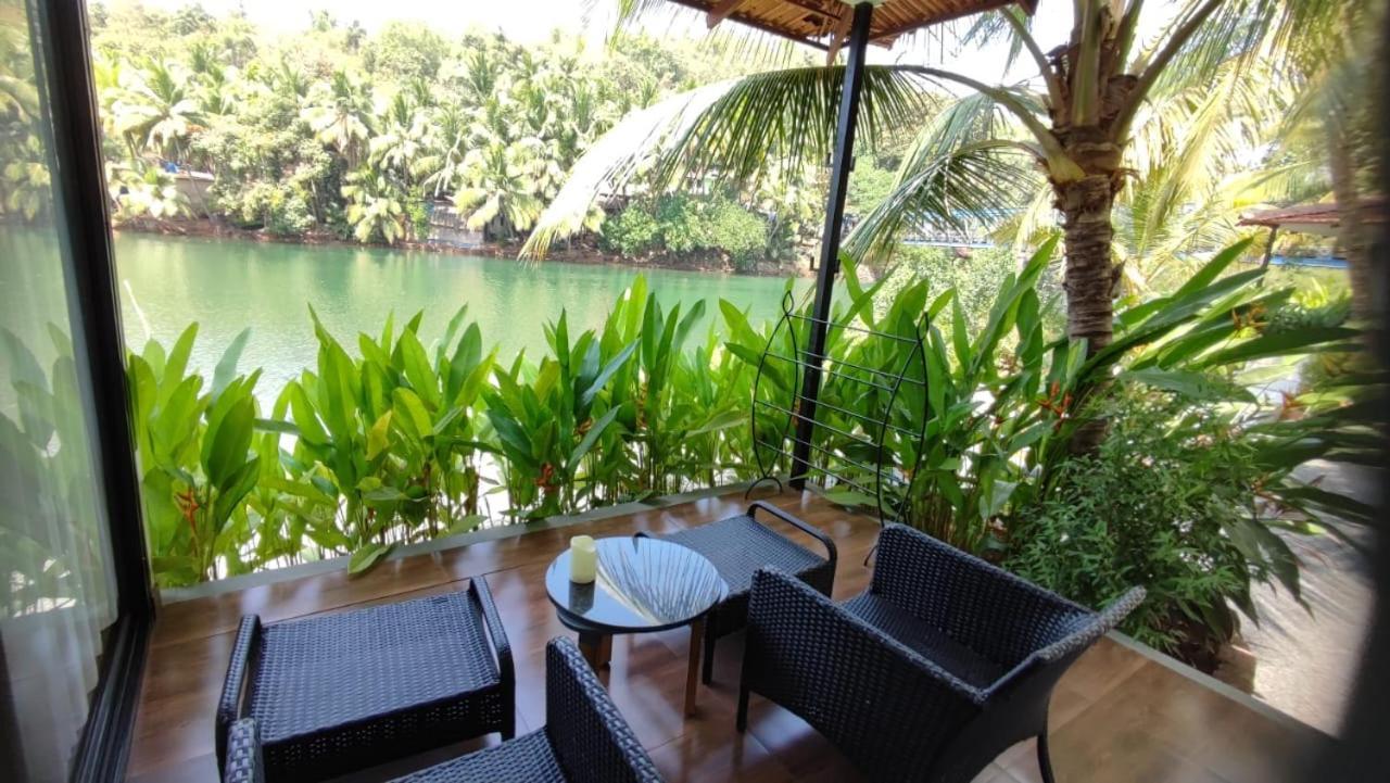 Pont Bleu Suites Riverside & Pool Canacona Extérieur photo